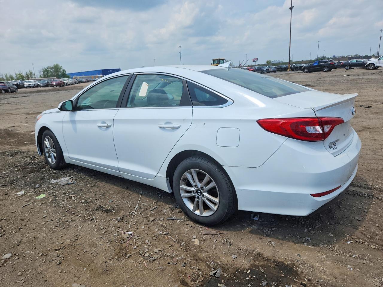 2017 Hyundai Sonata Se - Фото 2