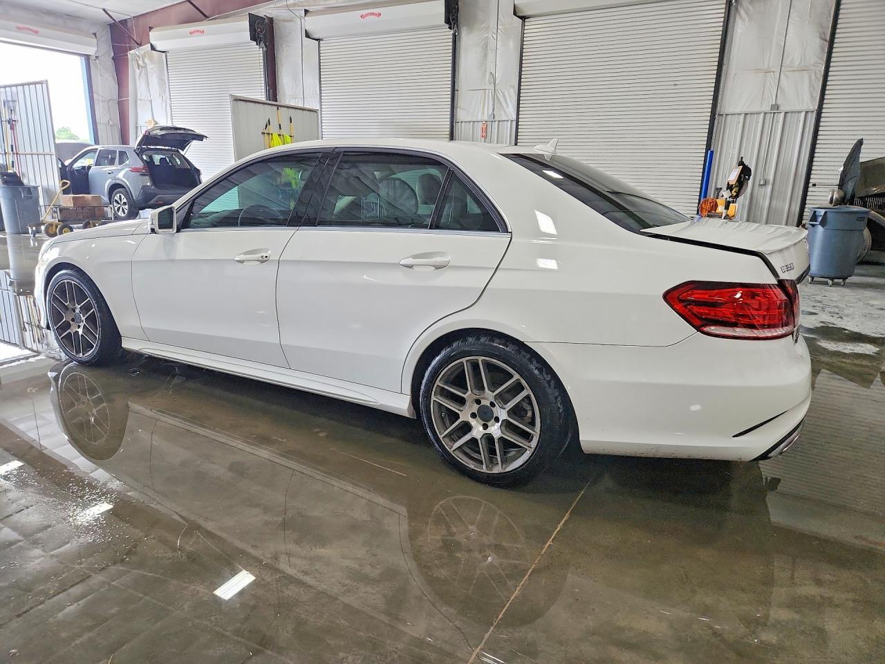 2014 Mercedes-Benz E 350 4Matic - Фото 2