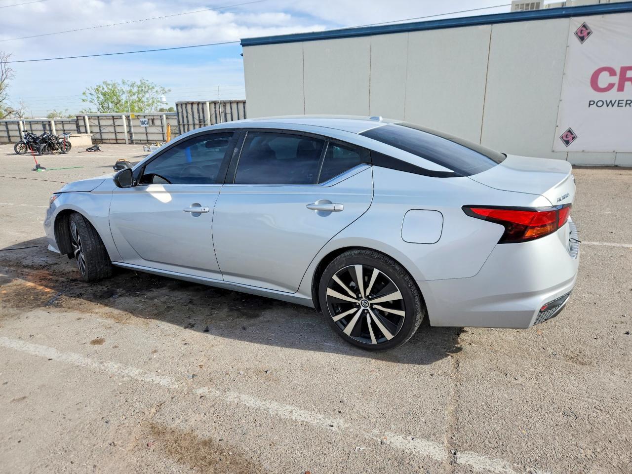 2021 Nissan Altima Sr - Фото 2