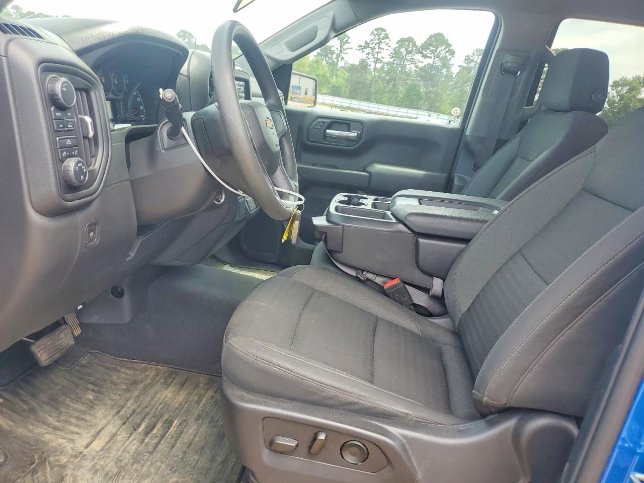 2023 Chevrolet Silverado K1500 Custom - Image 7