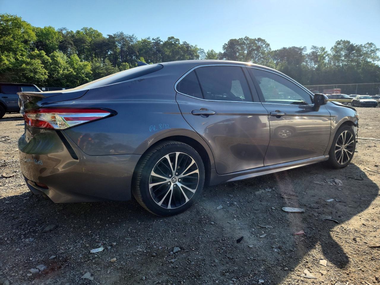 2020 Toyota Camry Se - Image 3