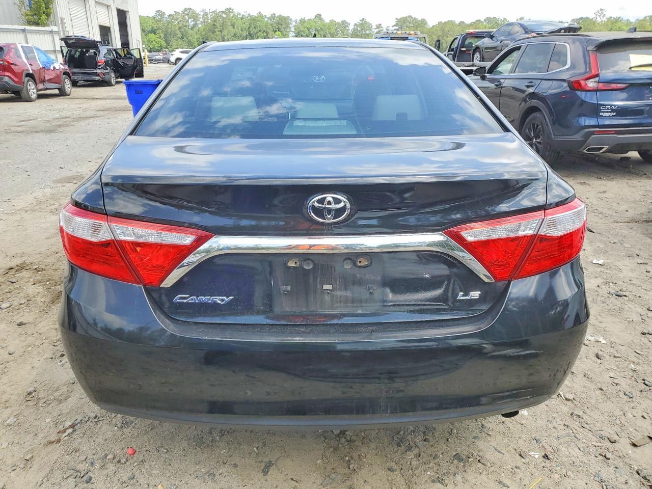 2016 Toyota Camry Le - Фото 6
