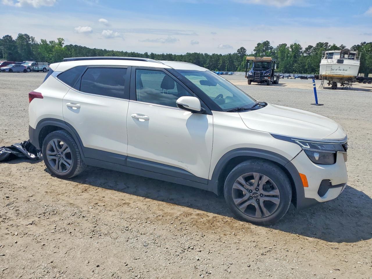 2023 Kia Seltos S - Image 4