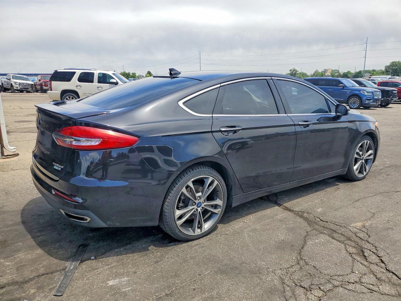 2019 Ford Fusion Titanium - Фото 3