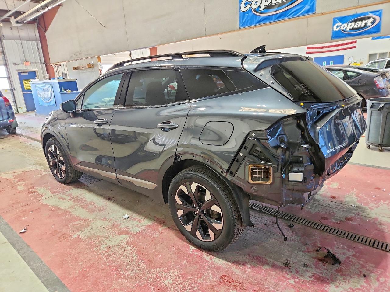 2023 Kia Sportage X Line - Image 2
