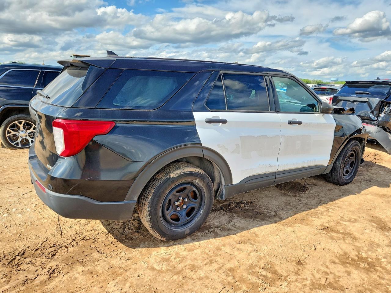 2022 Ford Explorer Police Interceptor - Image 3