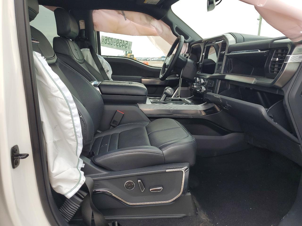 2025 Ford F150 Platinum - Image 7