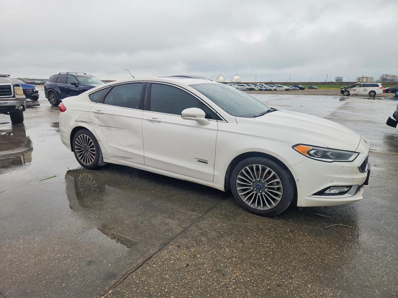 2017 Ford Fusion Titanium Phev - Image 4
