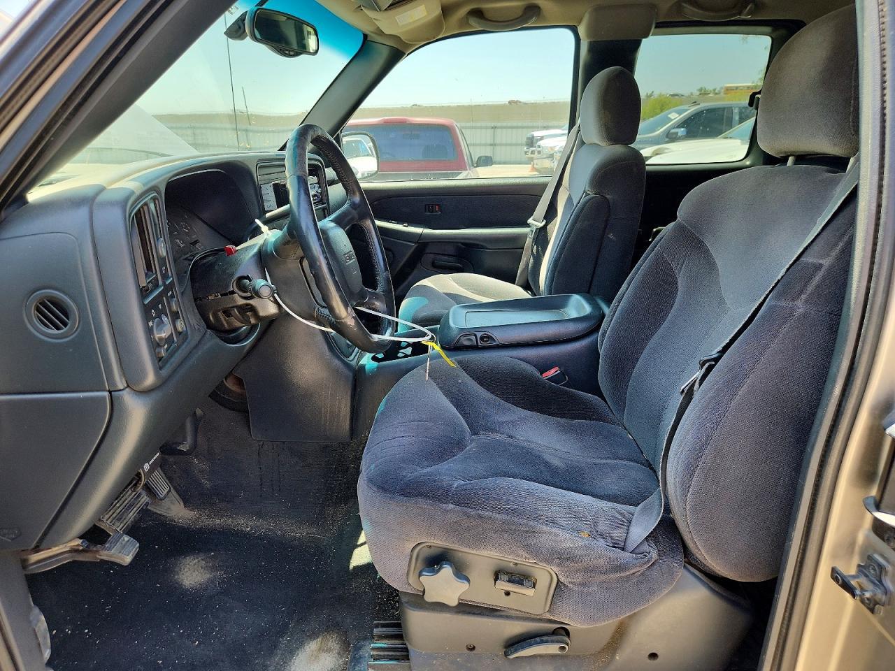 2002 GMC New Sierra C1500 - Фото 7