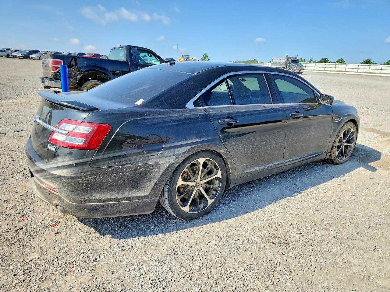2015 Ford Taurus Sho - Image 3