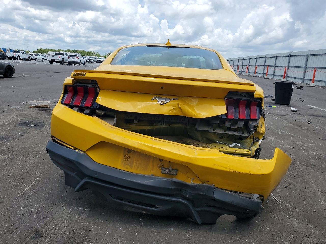 2024 Ford Mustang - Фото 6