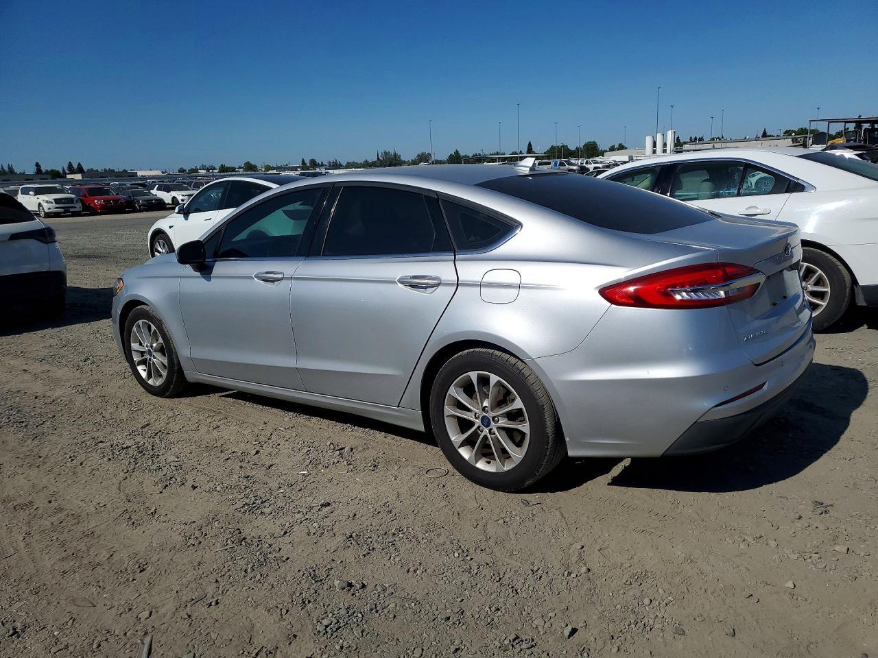 2019 Ford Fusion Se - Image 2