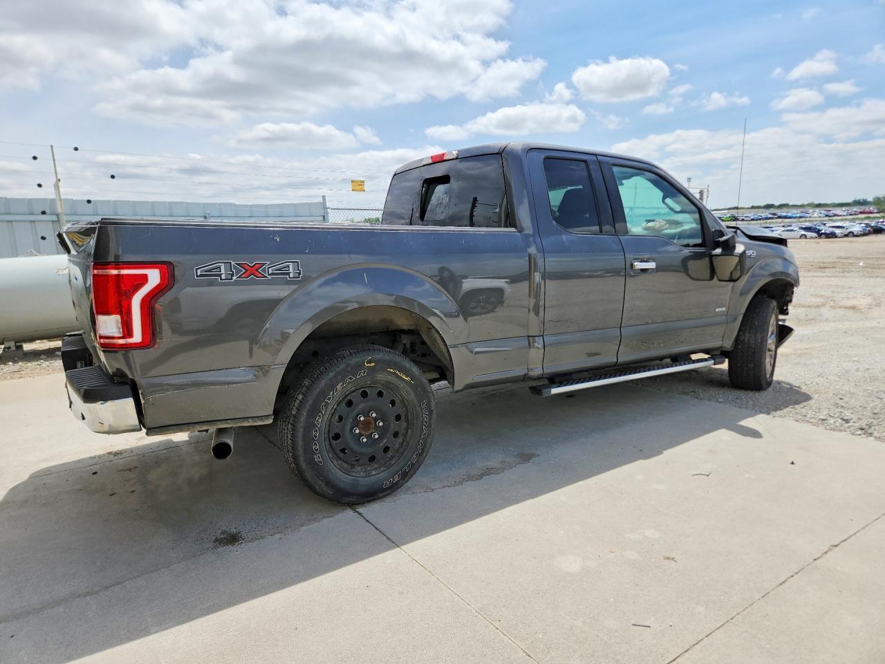 2015 Ford F150 Super Cab - Фото 3