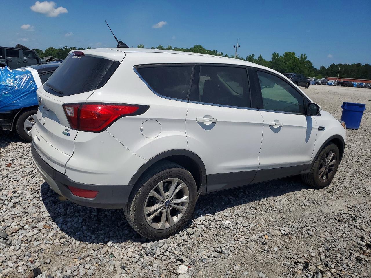 2019 Ford Escape Se - Фото 3