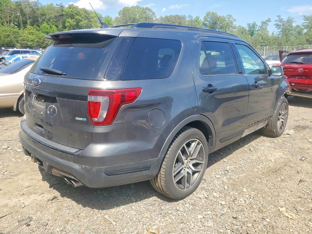 2018 Ford Explorer Sport - Image 3