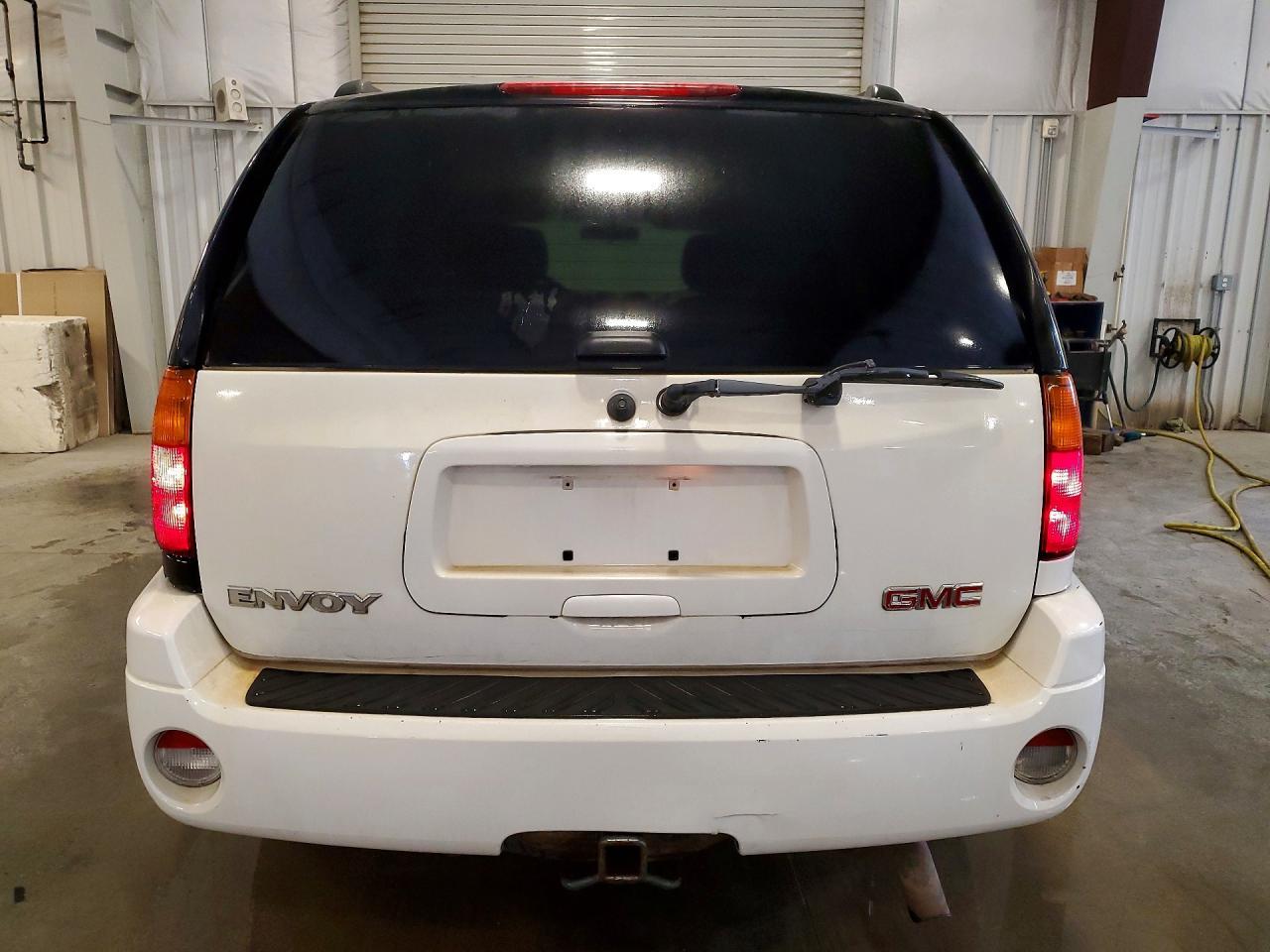 2004 GMC Envoy - Image 6