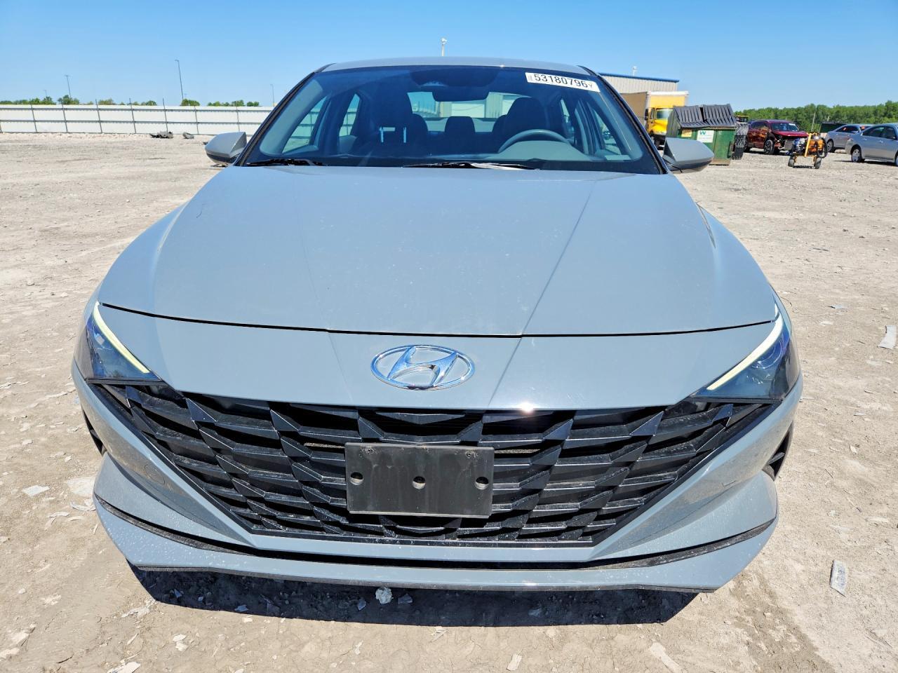 2023 Hyundai Elantra - Фото 5