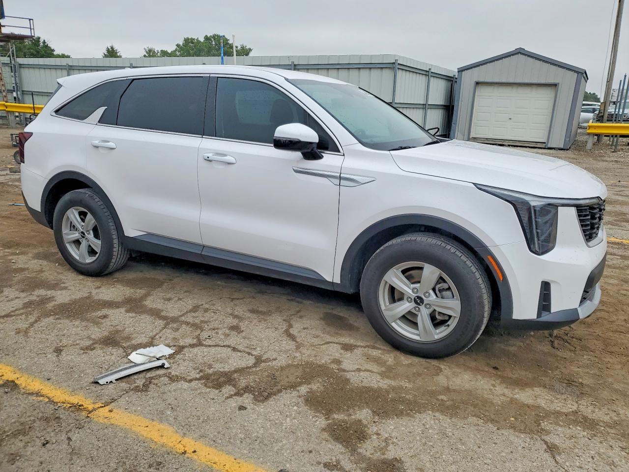 2024 Kia Sorento Lx - Image 4