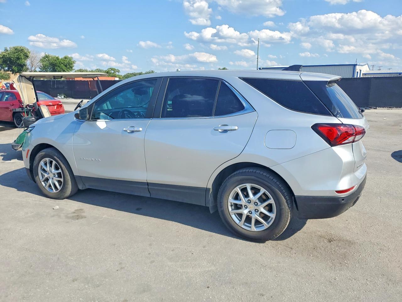 2022 Chevrolet Equinox Lt - Фото 2