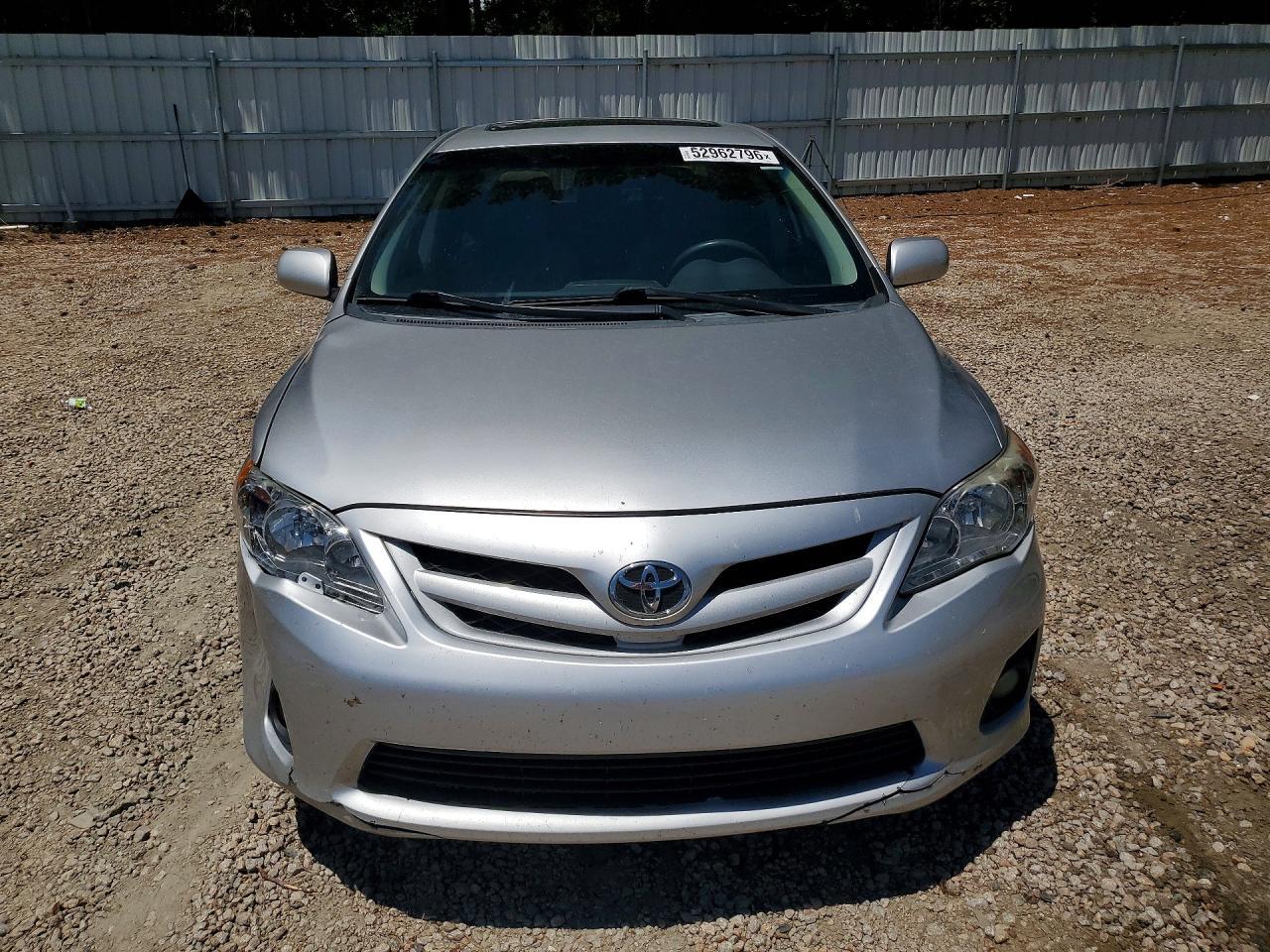 2011 Toyota Corolla Le - Image 5