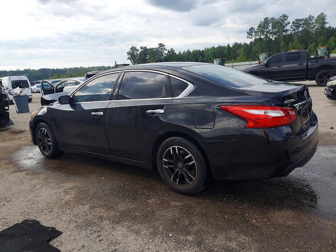 2016 Nissan Altima - Фото 2
