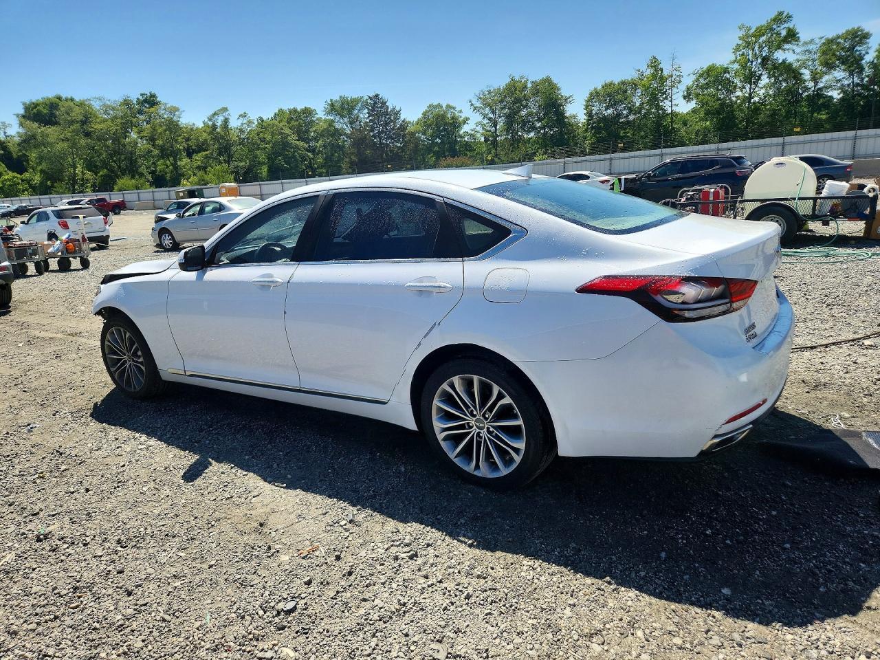 2016 Hyundai Genesis 3.8L - Фото 2