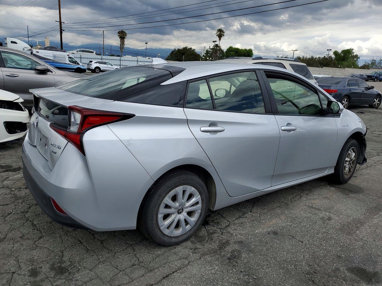 2022 Toyota Prius L Eco - Фото 3