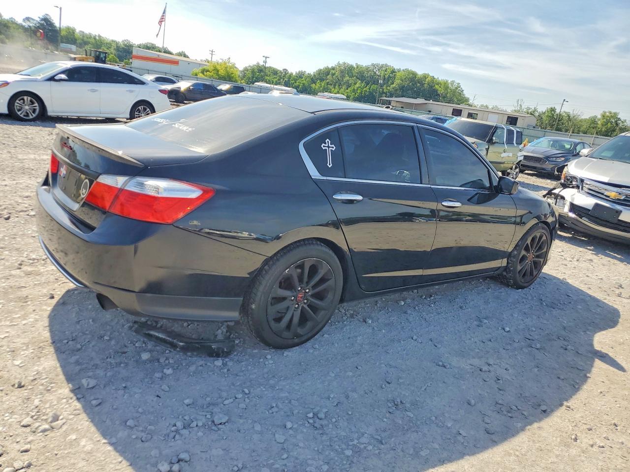2015 Honda Accord Sport - Image 3