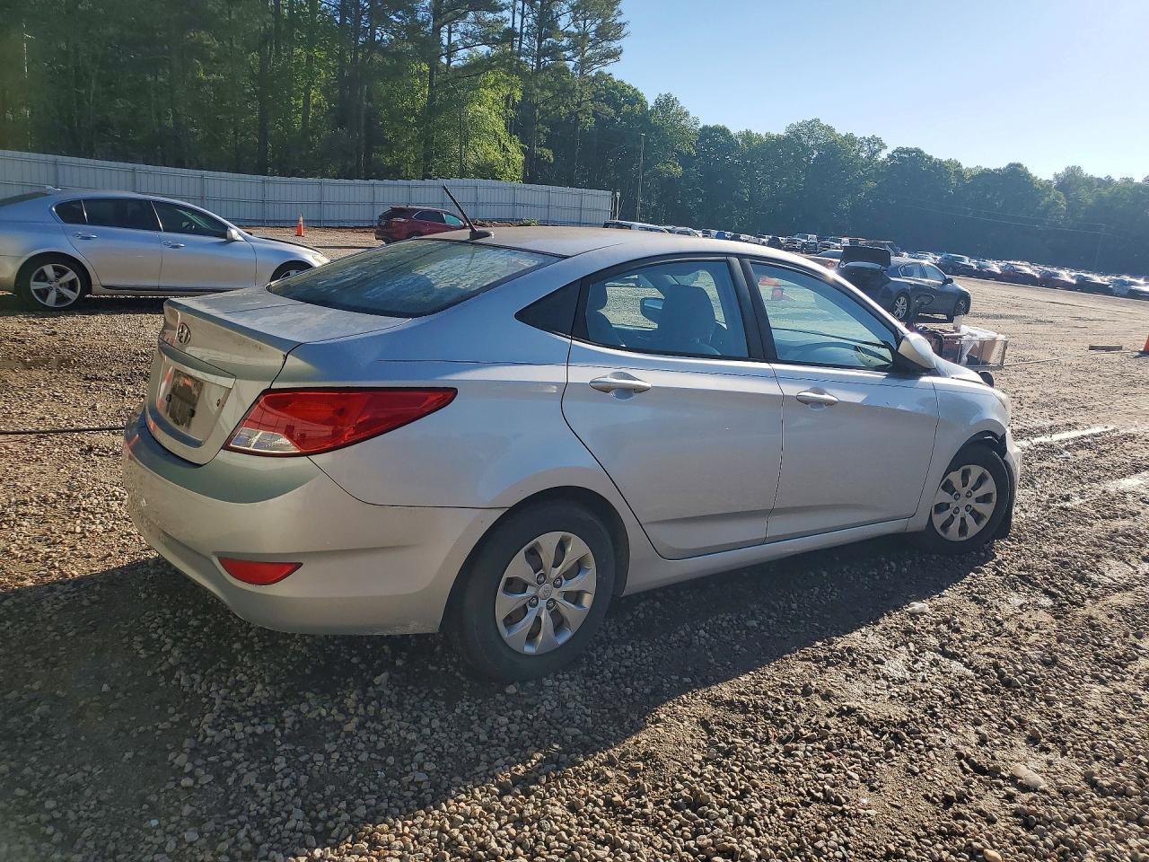 2017 Hyundai Accent Se - Image 3