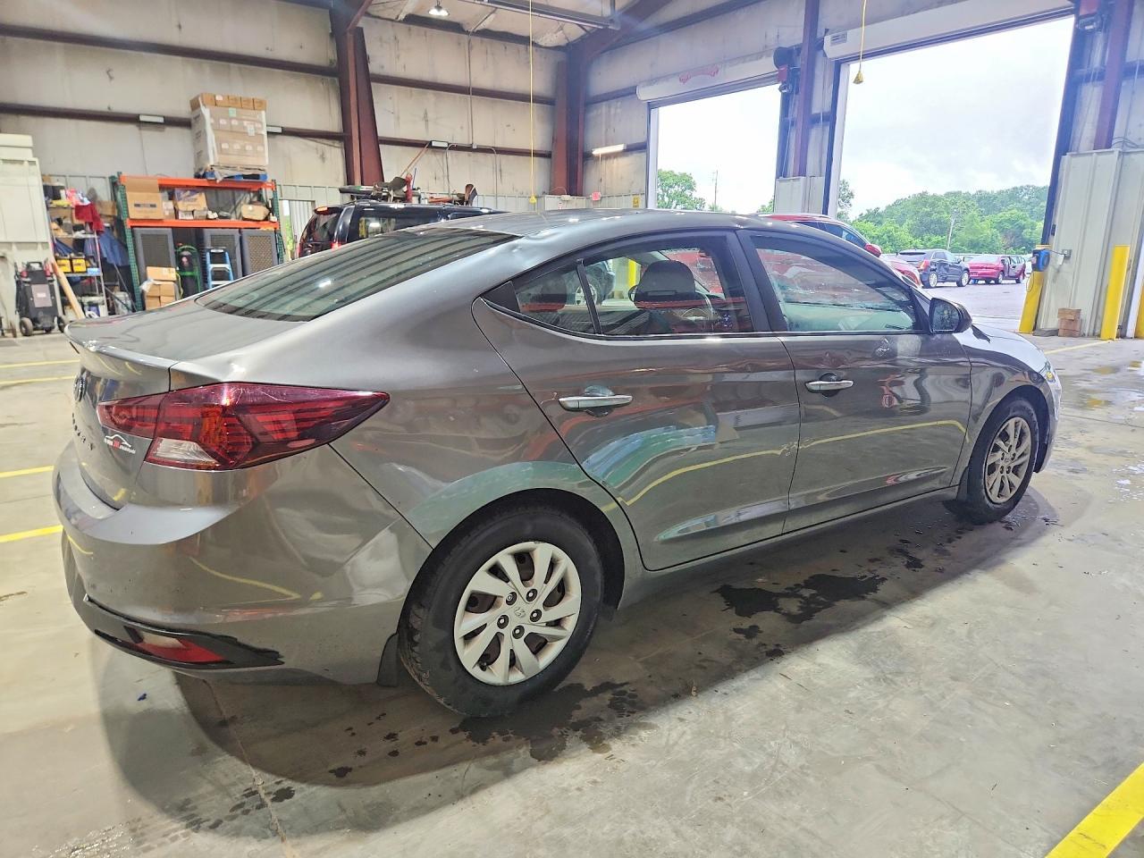 2019 Hyundai Elantra Se - Фото 3