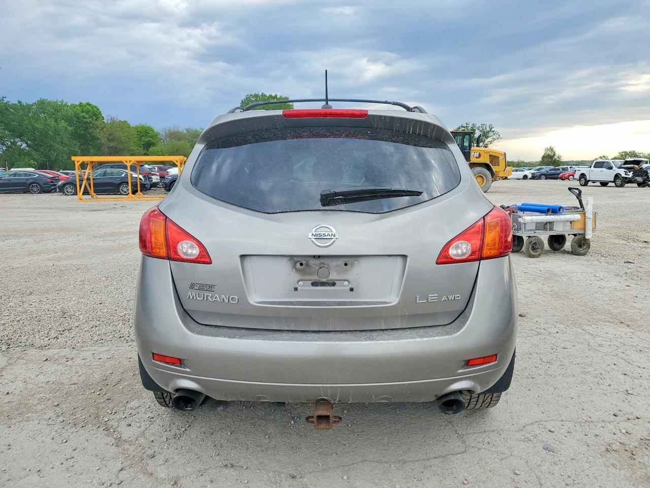2010 Nissan Murano S - Фото 6