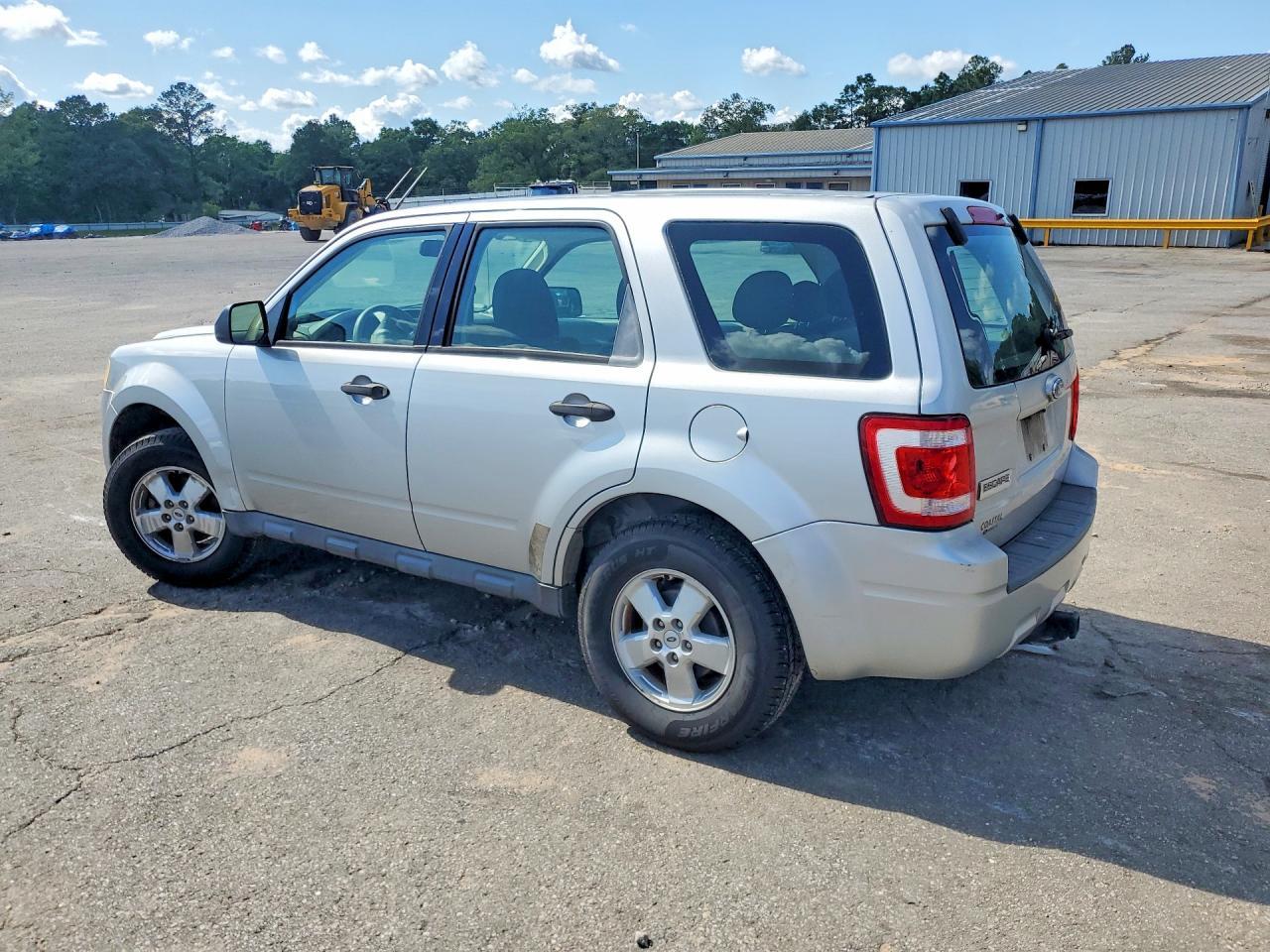2009 Ford Escape Xls - Фото 2