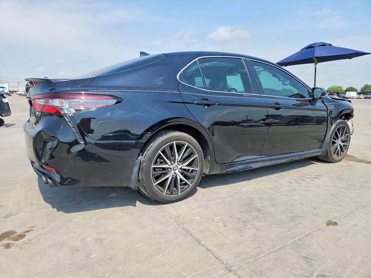2023 Toyota Camry Se - Фото 3