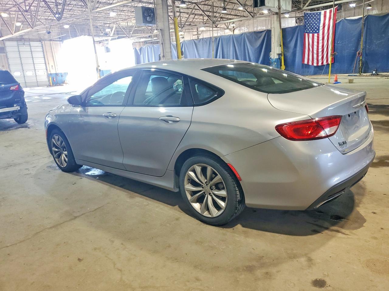 2015 Chrysler 200 S - Фото 2
