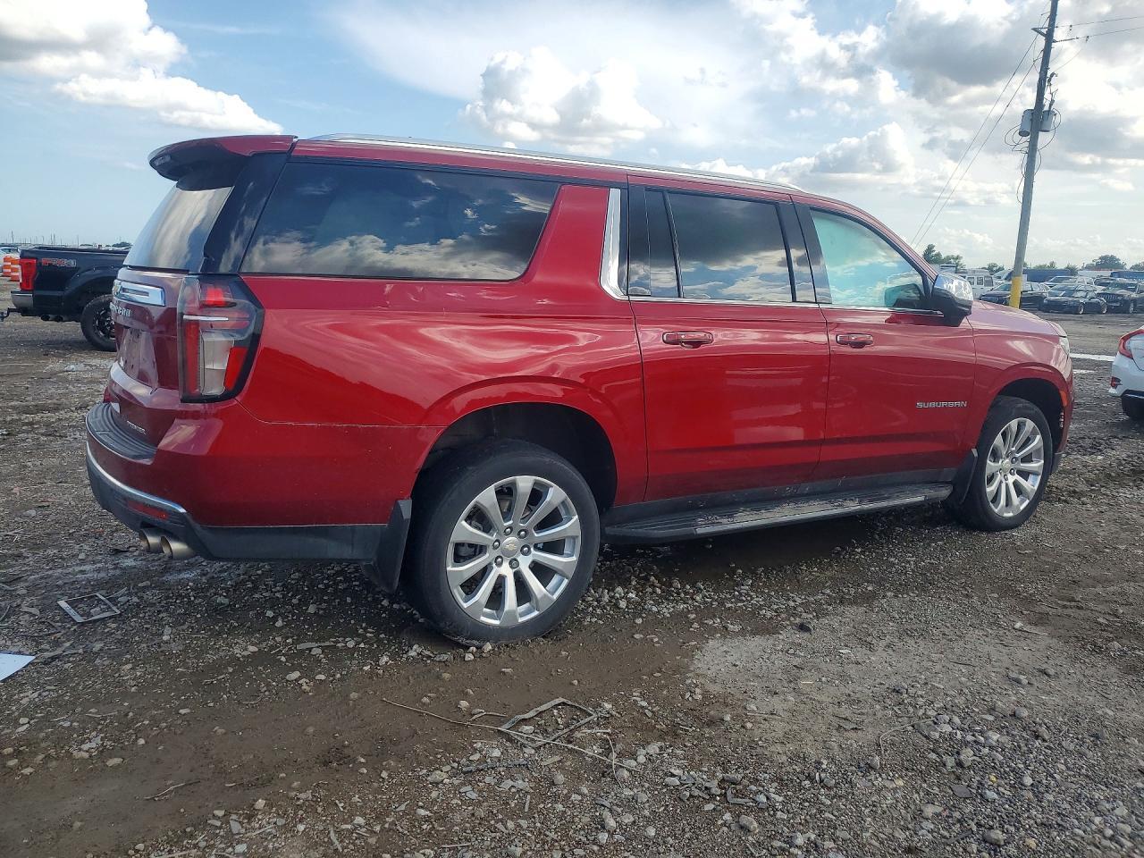 2023 Chevrolet Suburban K1500 Premier - Image 3