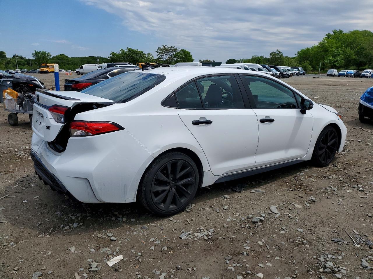 2022 Toyota Corolla Se Nightshade Edition - Image 3