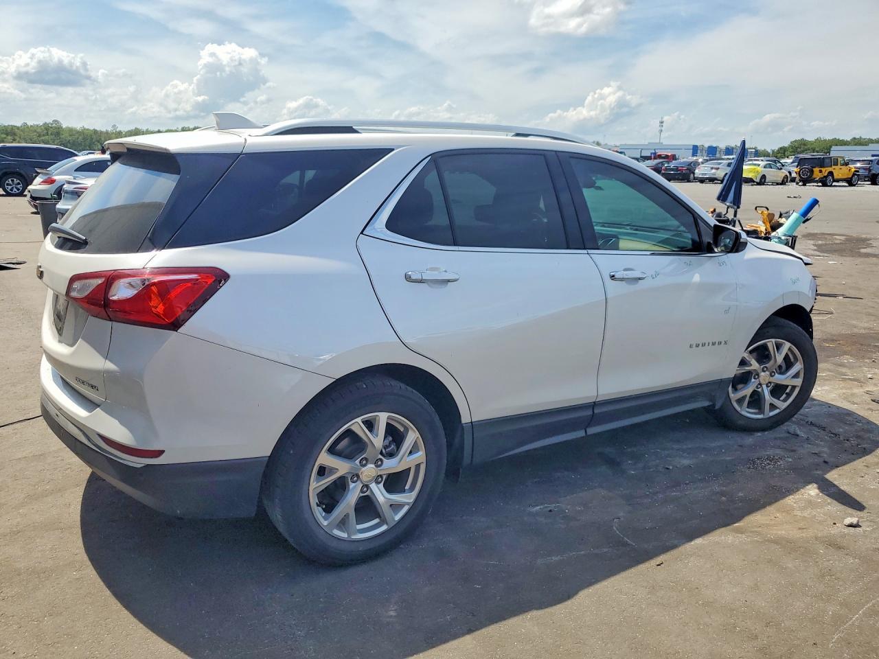 2021 Chevrolet Equinox Premier - Фото 3