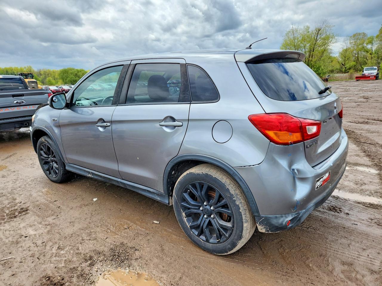 2016 Mitsubishi Outlander Sport Es - Image 2