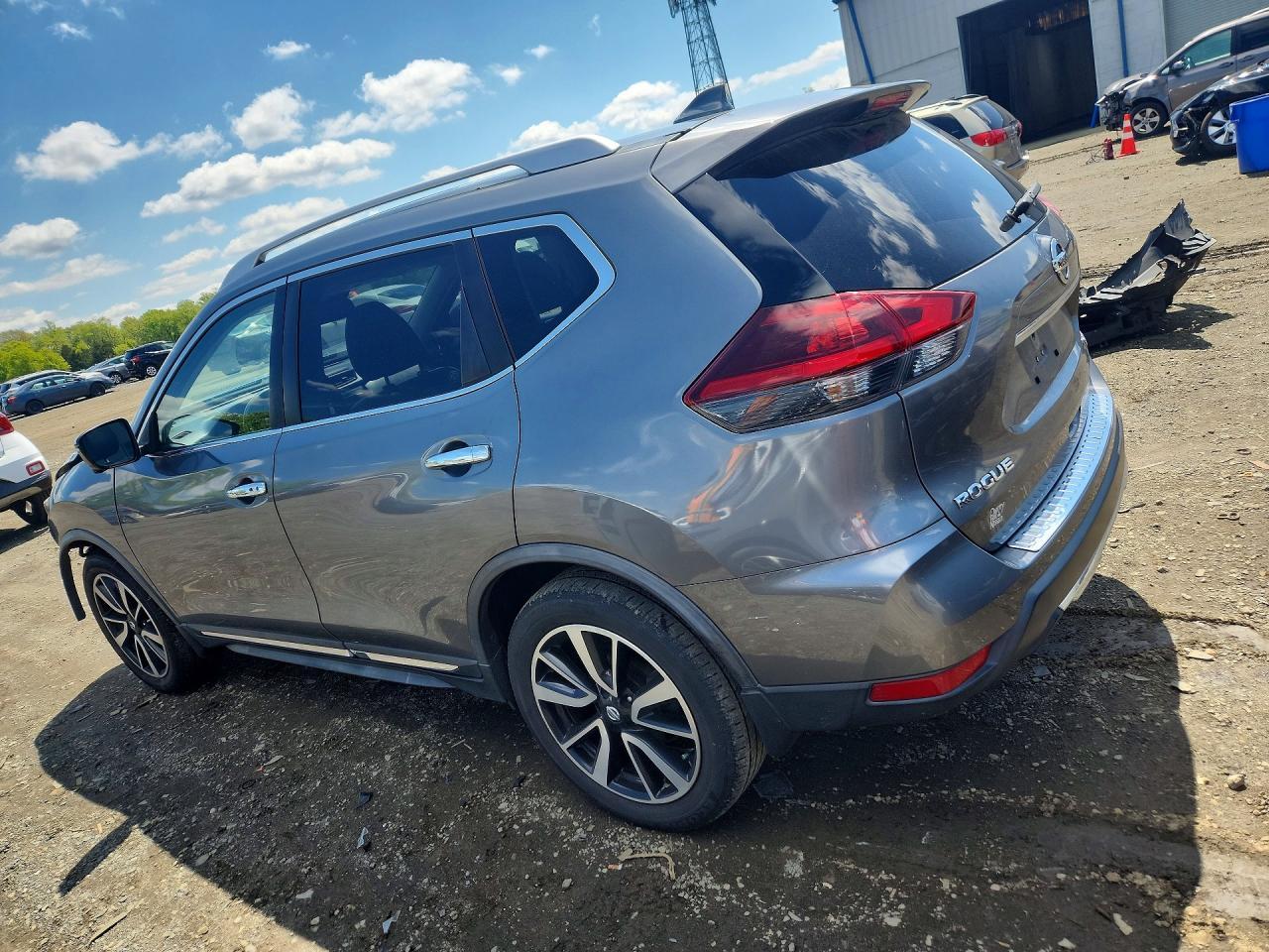 2018 Nissan Rogue Sl - Image 2