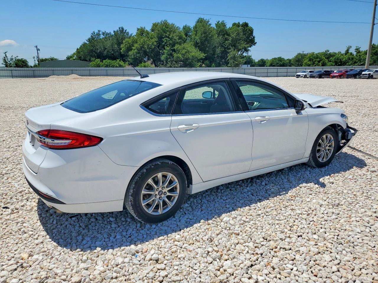 2017 Ford Fusion S - Фото 3