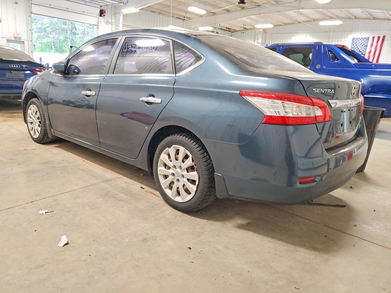 2013 Nissan Sentra S - Фото 2