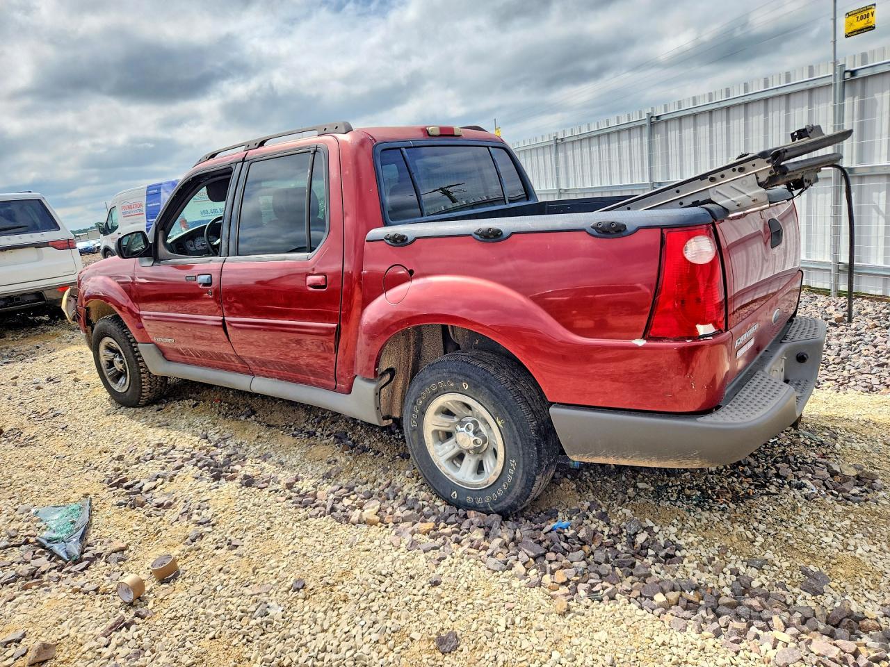 2001 Ford Explorer Sport Trac - Фото 2