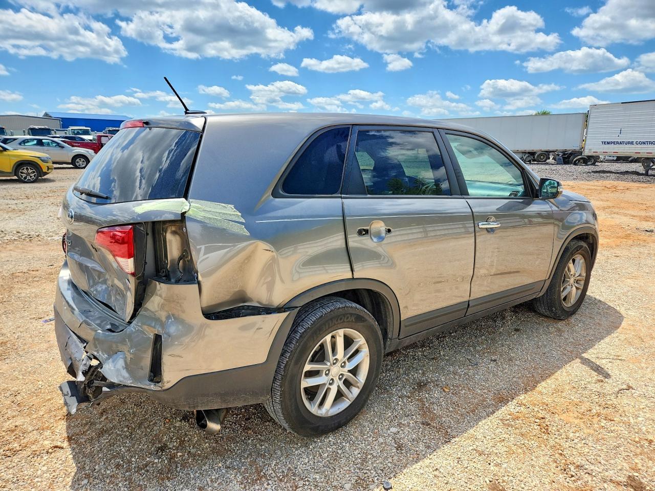 2015 Kia Sorento Lx - Image 3