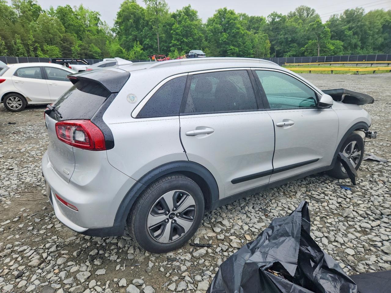 2017 Kia Niro Lx - Image 3