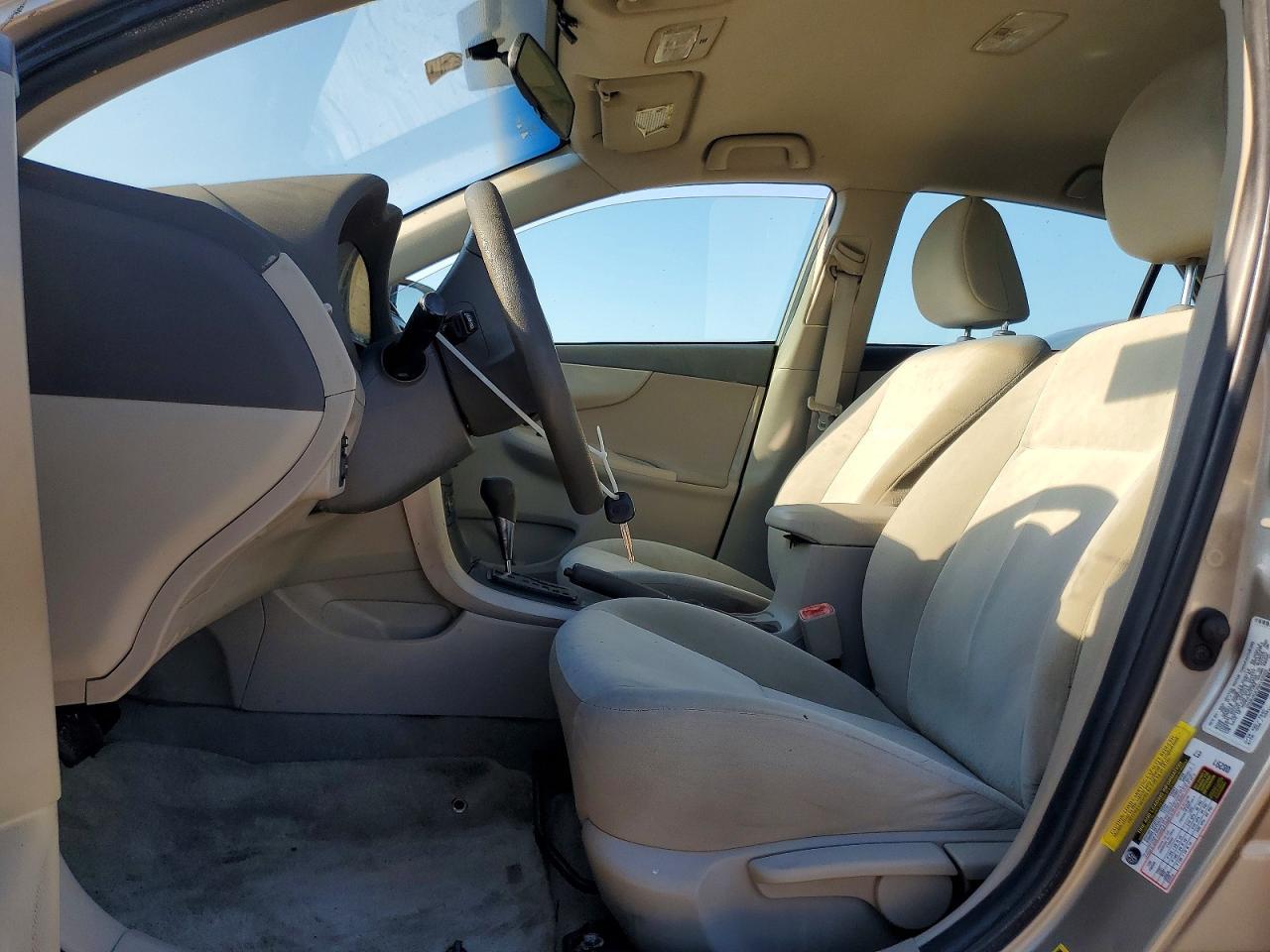 2009 Toyota Corolla Le - Image 7