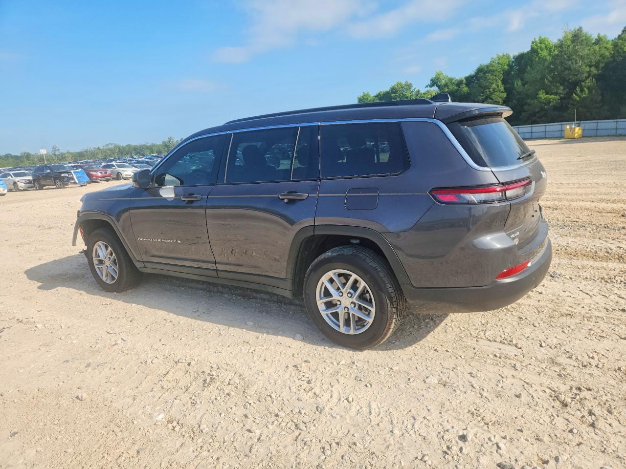 2025 Jeep Grand Cherokee L Laredo - Image 2