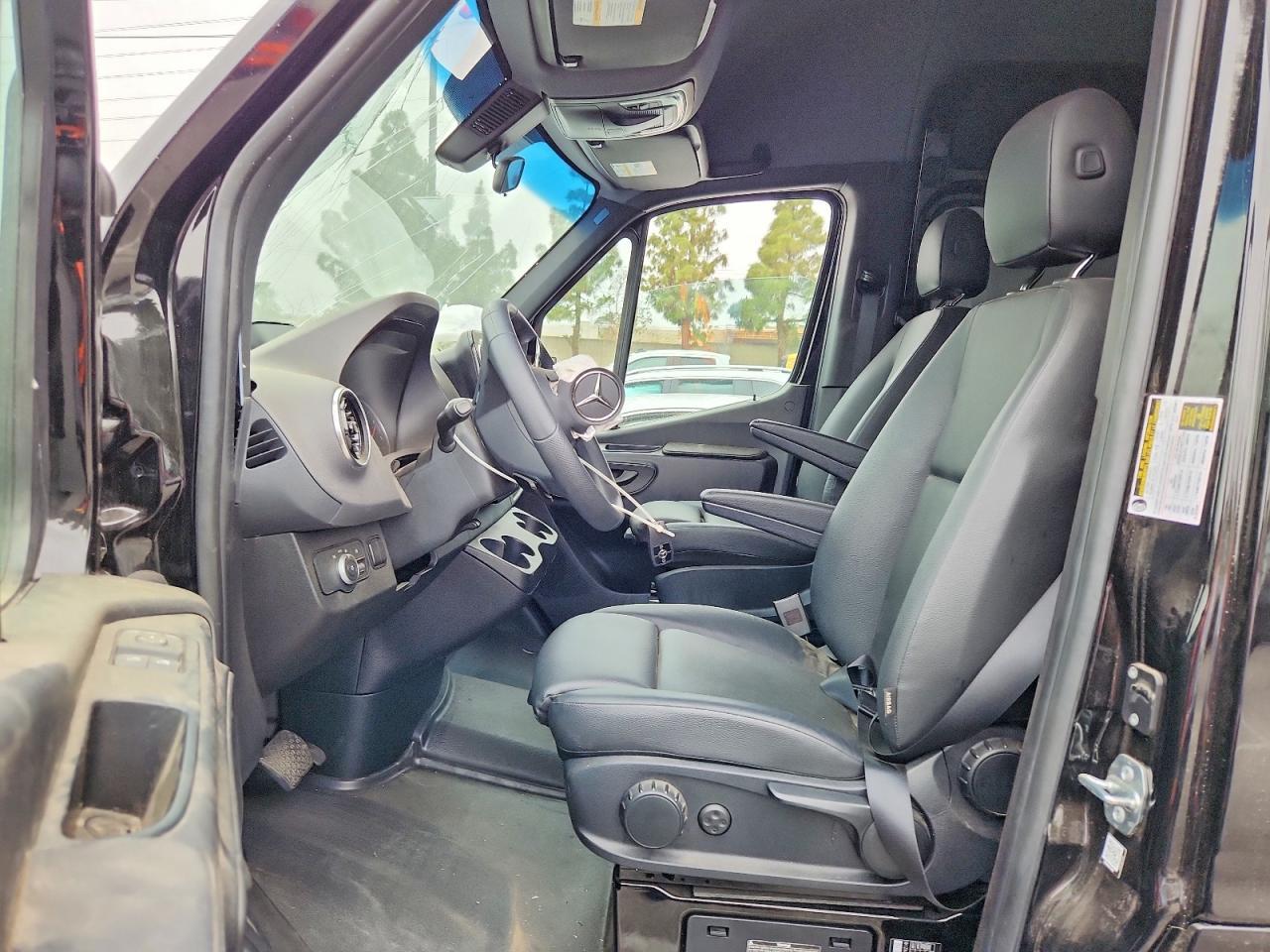 2025 Mercedes-Benz Sprinter - Фото 7