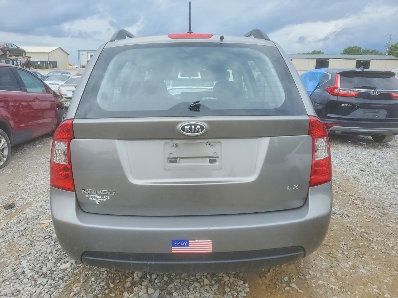 2009 Kia Rondo Base - Фото 6