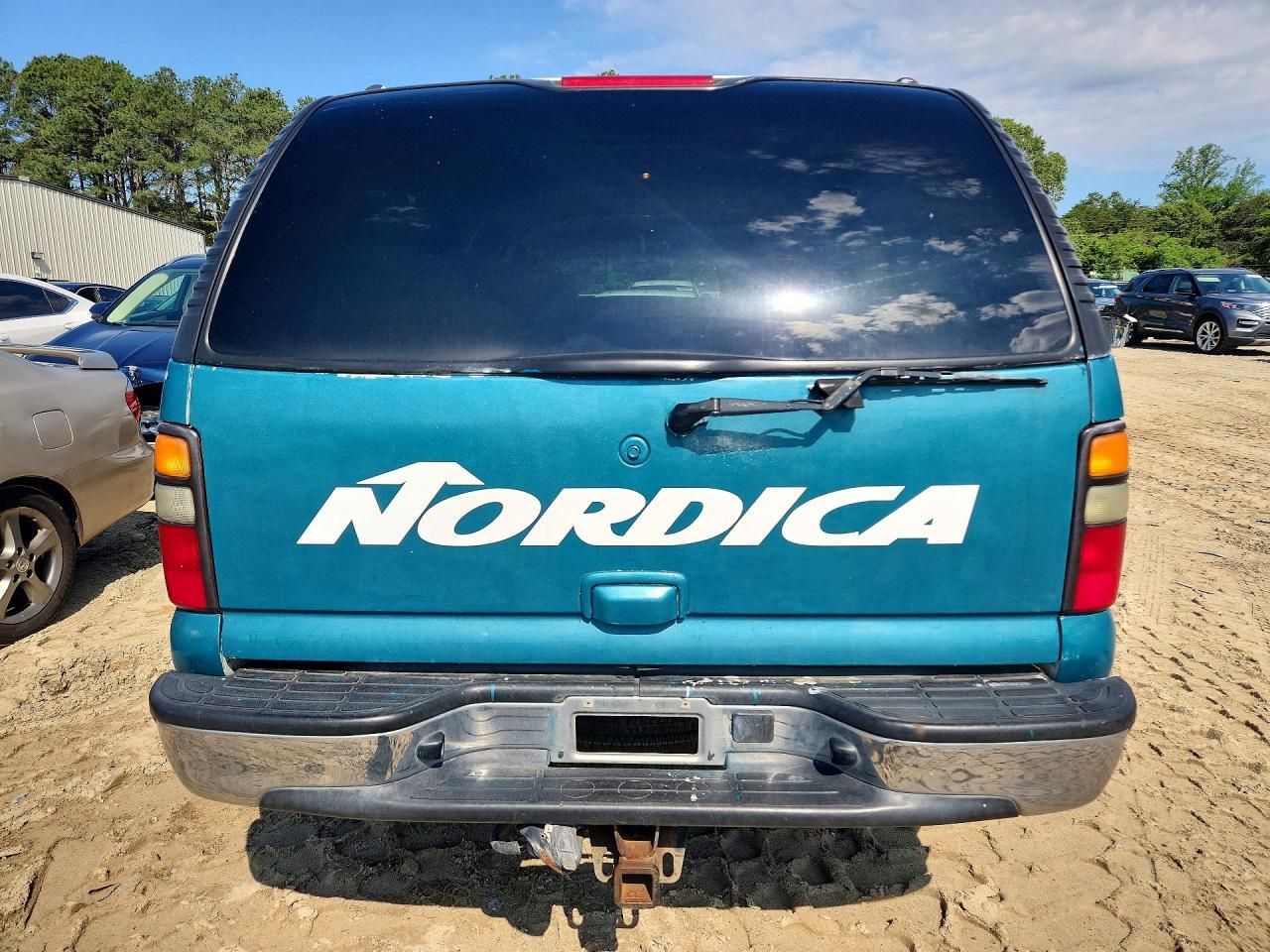 2004 Chevrolet Suburban C1500 - Фото 6