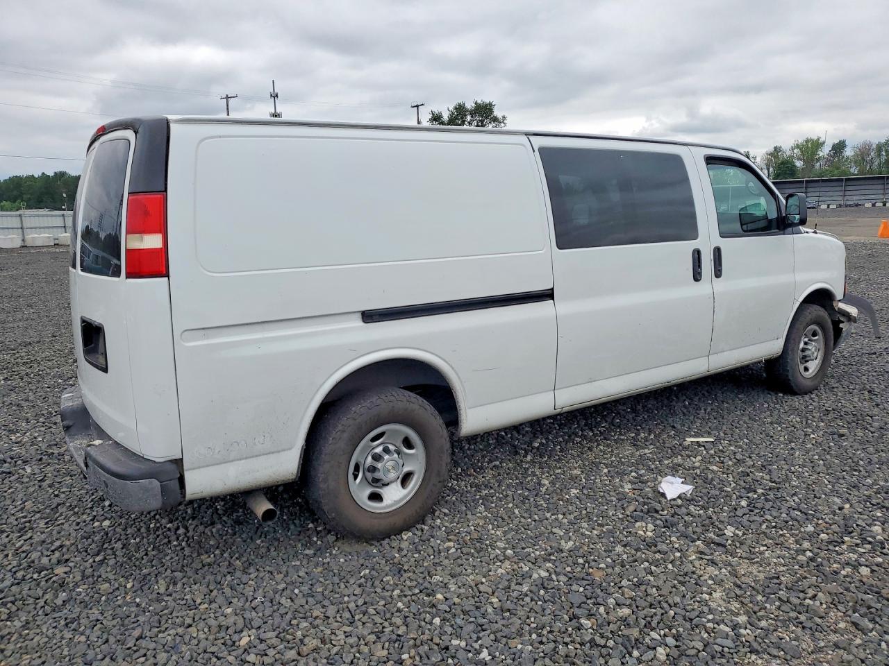 2014 Chevrolet Express G2500 - Image 3